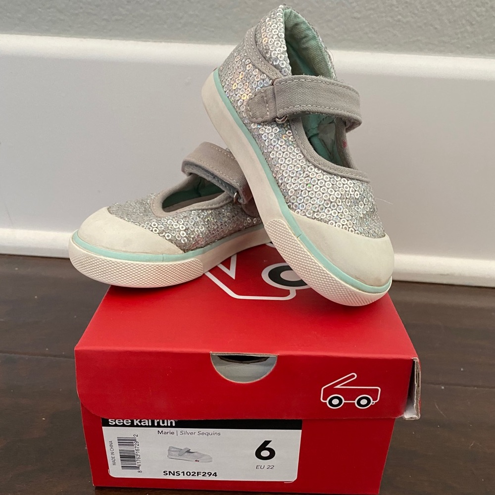 See Kai Run Marie Mary Jane Sneaker Sz 6 -…